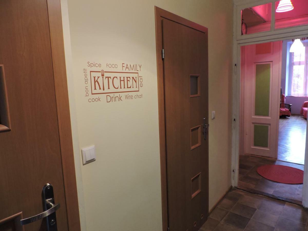 Hostel Centrum Sabot Kraków Exteriör bild